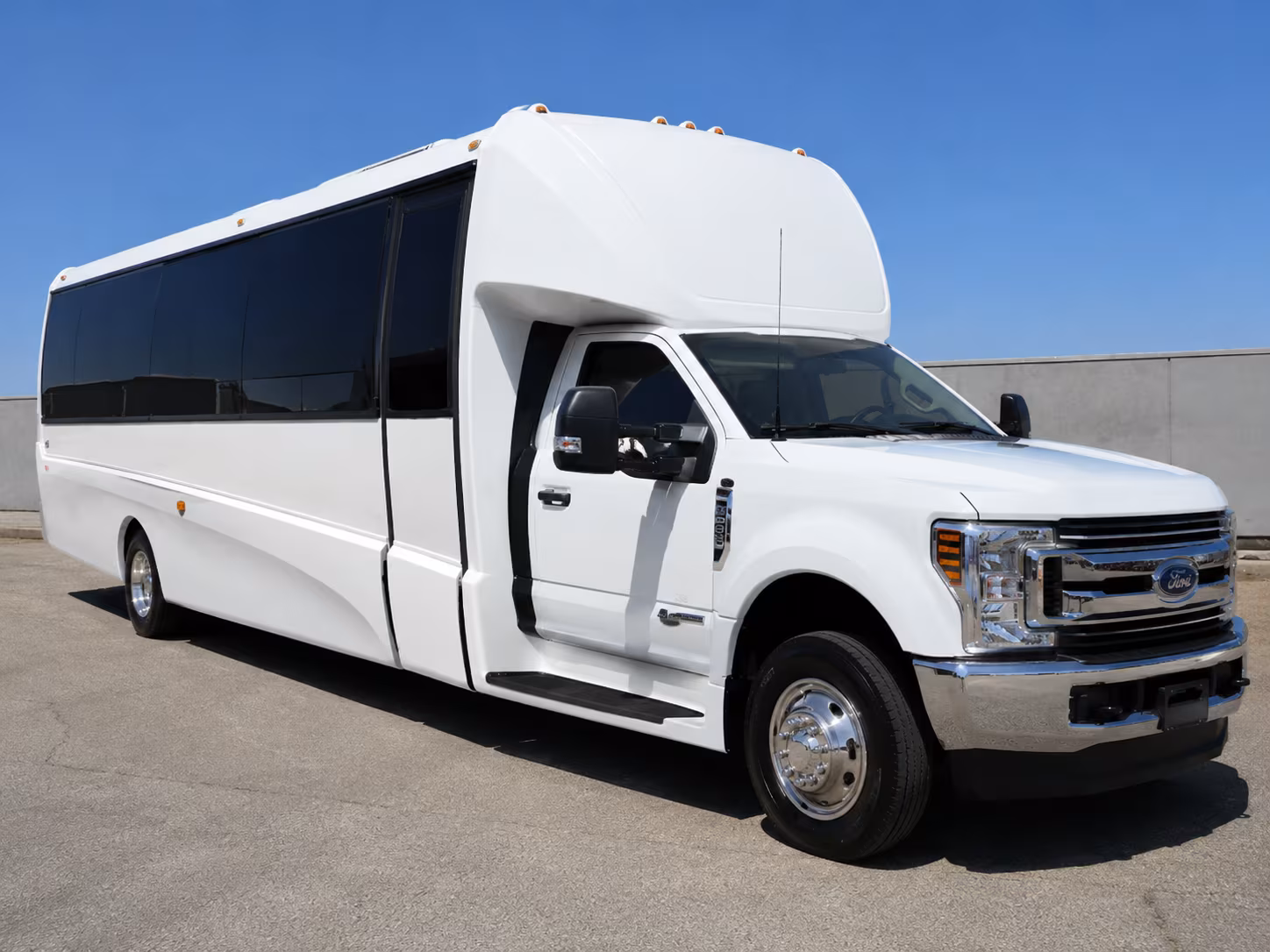 minibus rentals for small group wine tours around south orange county