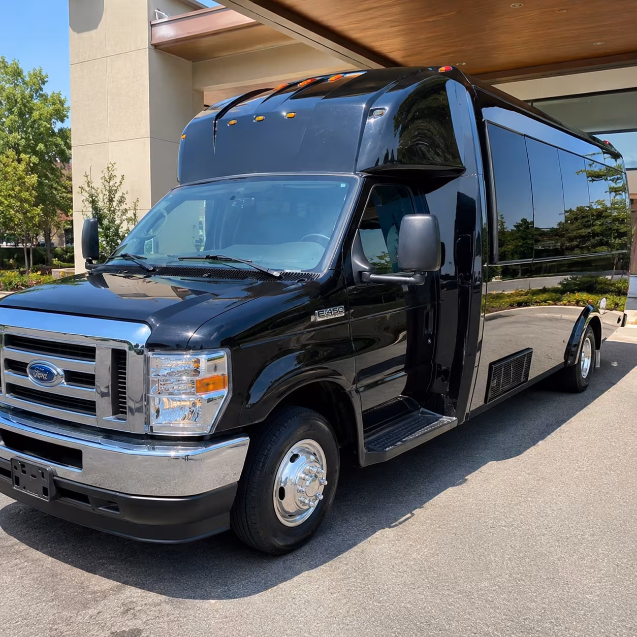 sweet 16 and quinceanera party buses serving mission viejo